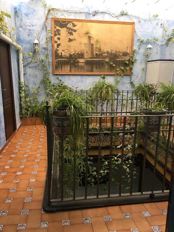 Pension Lisdos セビリア エクステリア 写真